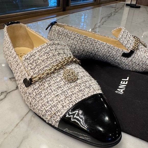 Chanel Tweed Flats - Picture 3 of 5